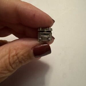 Authentic Chamilia sterling silver trunk bead. It opens!!